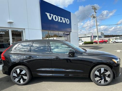 2025 Volvo XC60 Plug-In Hybrid Plus
