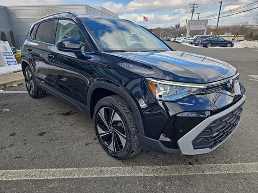 2025 Volkswagen Taos SE