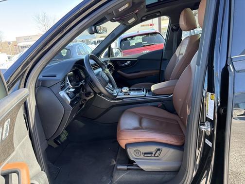 2022 Audi Q7 Premium Plus