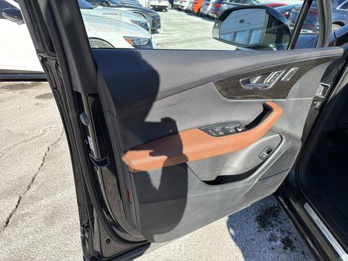 2022 Audi Q7 Premium Plus