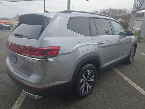 2025 Volkswagen Atlas 2.0T SE