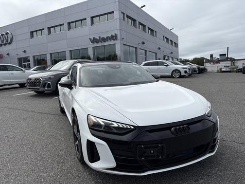 2022 Audi e-tron GT Premium Plus