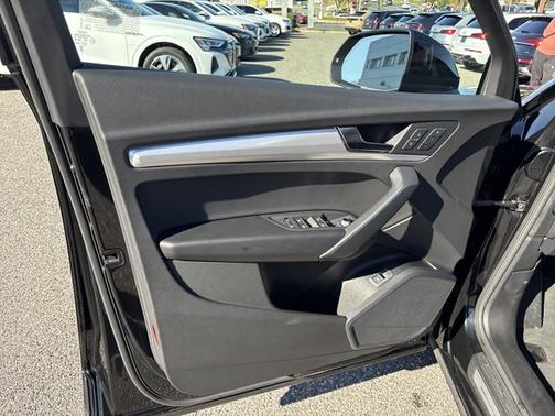 2025 Audi Q5 S line Premium
