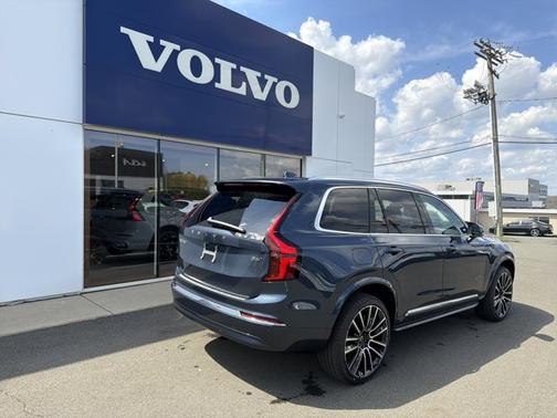 Denim Blue Metallic 2026 Volvo XC90 Plus