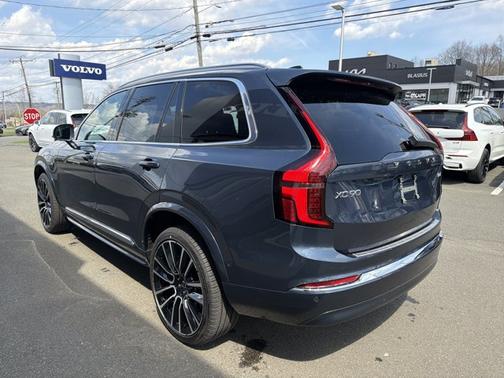 Denim Blue Metallic 2026 Volvo XC90 Plus