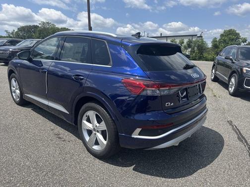 2025 Audi Q4 e-tron Premium Plus