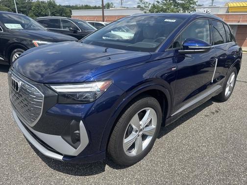 2025 Audi Q4 e-tron Premium Plus