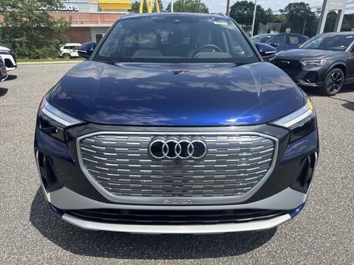 2025 Audi Q4 e-tron Premium Plus