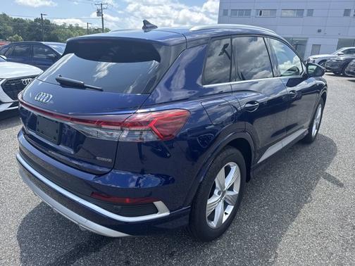 2025 Audi Q4 e-tron Premium Plus