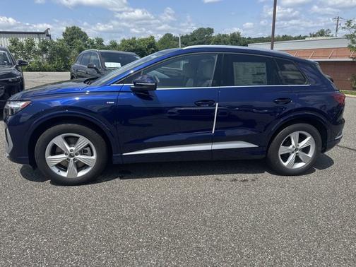 2025 Audi Q4 e-tron Premium Plus