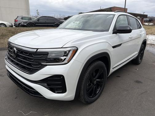 Opal White Pearl 2026 Volkswagen Atlas Cross Sport 2.0T SEL R-Line Black