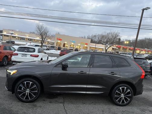 2025 Volvo XC60 Plus