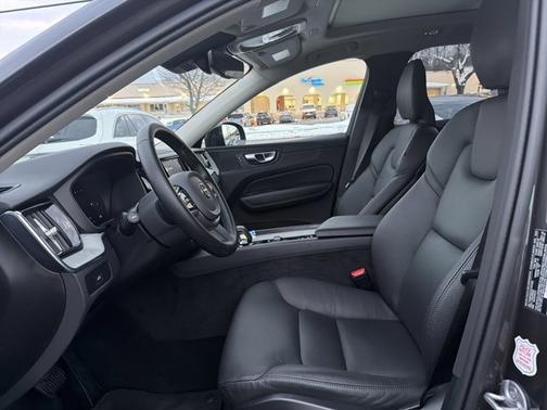 2025 Volvo XC60 Plus