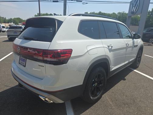 2025 Volkswagen Atlas 2.0T Peak Edition