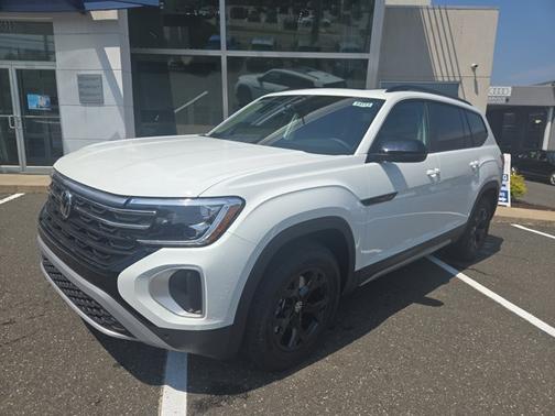 2025 Volkswagen Atlas 2.0T Peak Edition