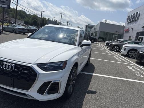 2022 Audi Q5 S line Premium Plus