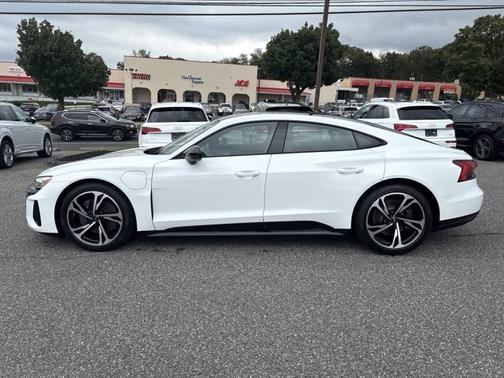 2023 Audi e-tron GT Premium Plus