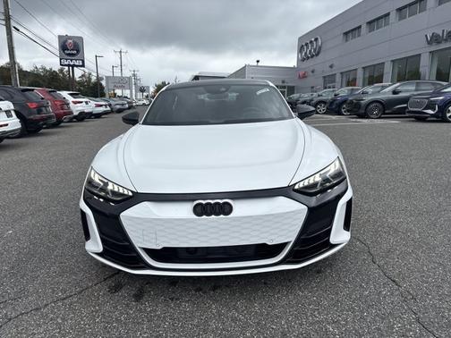 2023 Audi e-tron GT Premium Plus