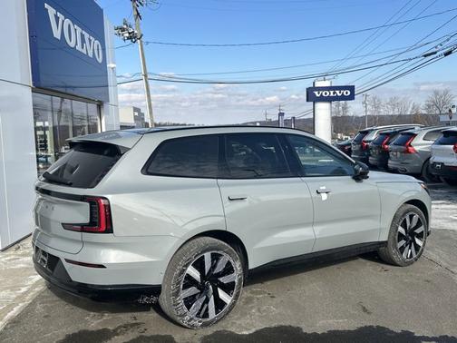 2025 Volvo EX90 Ultra