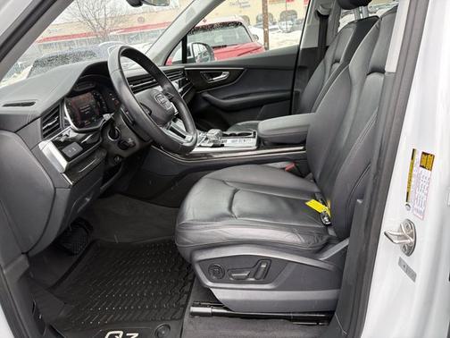 2023 Audi Q7 Premium Plus