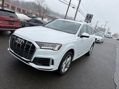 2023 Audi Q7 Premium Plus