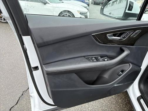 2023 Audi Q7 Premium Plus