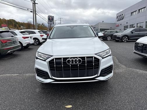 2023 Audi Q7 Premium Plus