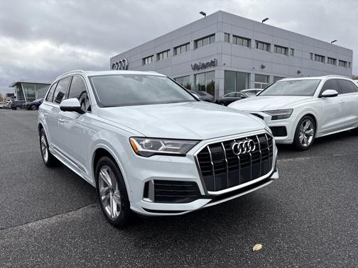 2023 Audi Q7 Premium Plus