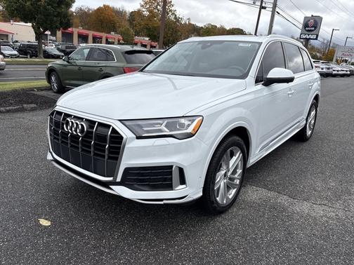 2023 Audi Q7 Premium Plus