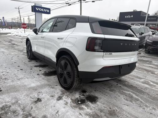 Crystal White Metallic 2026 Volvo EX30 Cross Country Ultra
