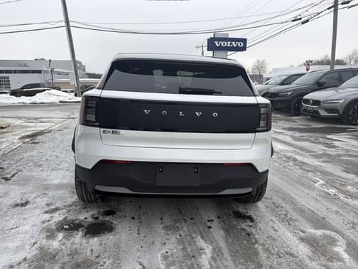 Crystal White Metallic 2026 Volvo EX30 Cross Country Ultra