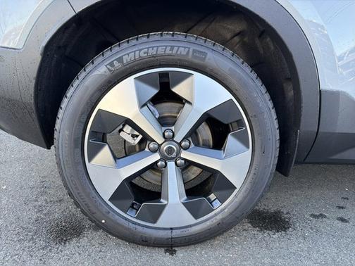 2026 Volvo XC40 Plus