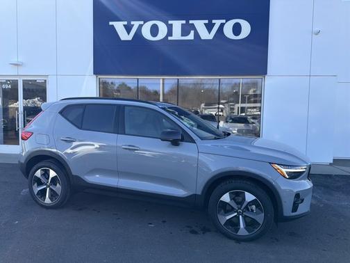 2026 Volvo XC40 Plus