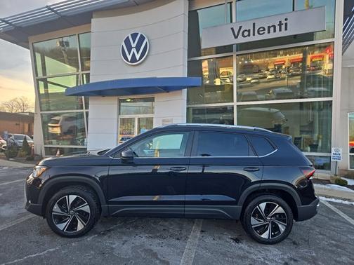 2025 Volkswagen Taos SE