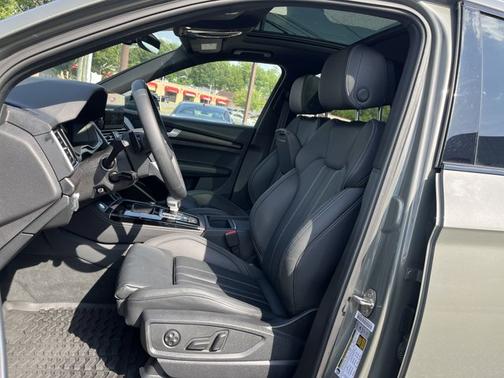 2024 Audi Q5 S line Prestige