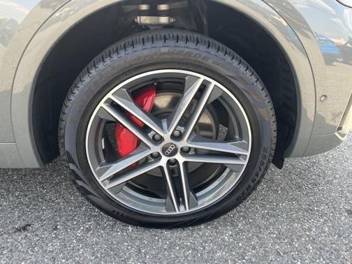 2024 Audi Q5 S line Prestige