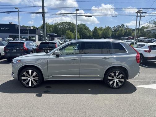 2024 Volvo XC90 Recharge Plug-In Hybrid Ultimate Bright Theme