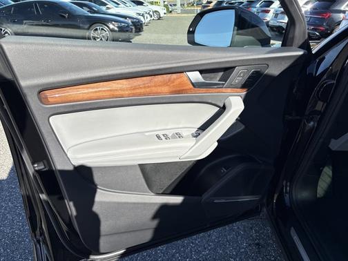 2023 Audi Q5 S line Premium Plus