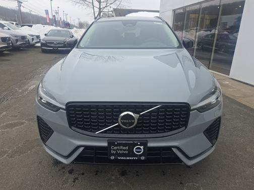 2025 Volvo XC60 Plus