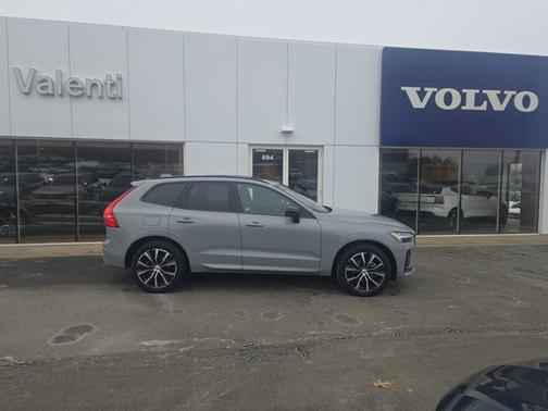 2025 Volvo XC60 Plus