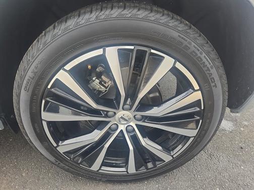 2025 Volvo XC60 Plus