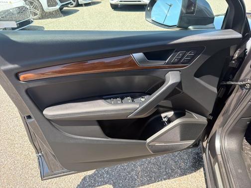 2024 Audi Q5 S line Premium Plus