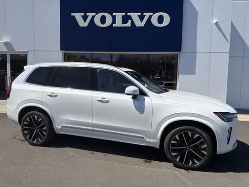 Crystal White Pearl 2026 Volvo XC90 Ultra