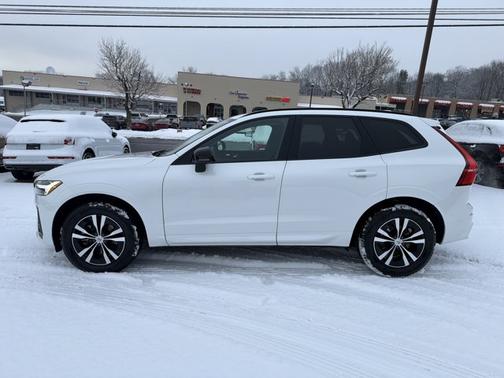 2025 Volvo XC60 Core