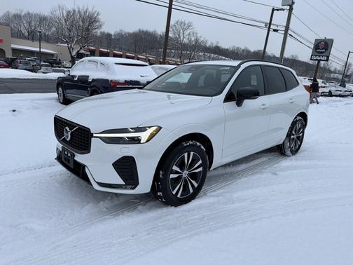 2025 Volvo XC60 Core