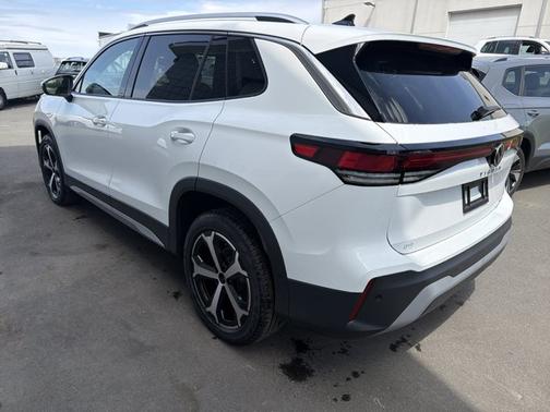 Pure White 2026 Volkswagen Tiguan SE
