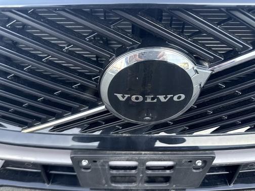 2026 Volvo XC60 Plus