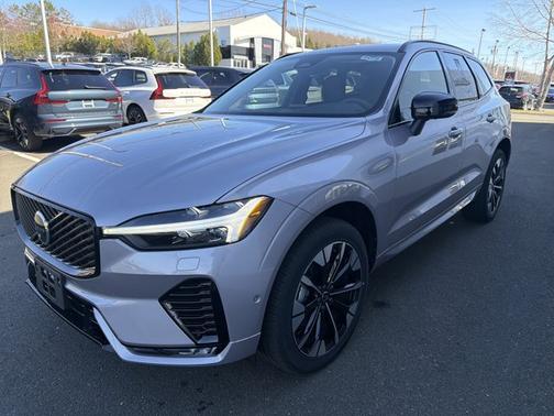 Aurora Silver 2026 Volvo XC60 Plus