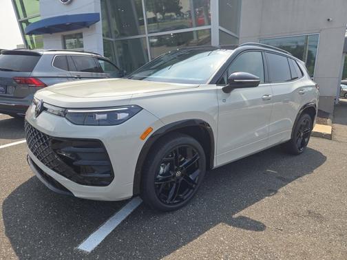 2025 Volkswagen Tiguan SE R-Line Black