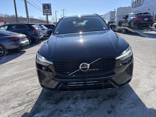 2025 Volvo XC60 Core
